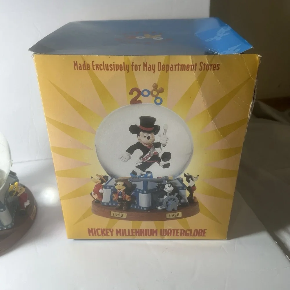 Disney 2000‎ Mickey Mouse Millennium Musical Water Globe As Time Goes By w/Box